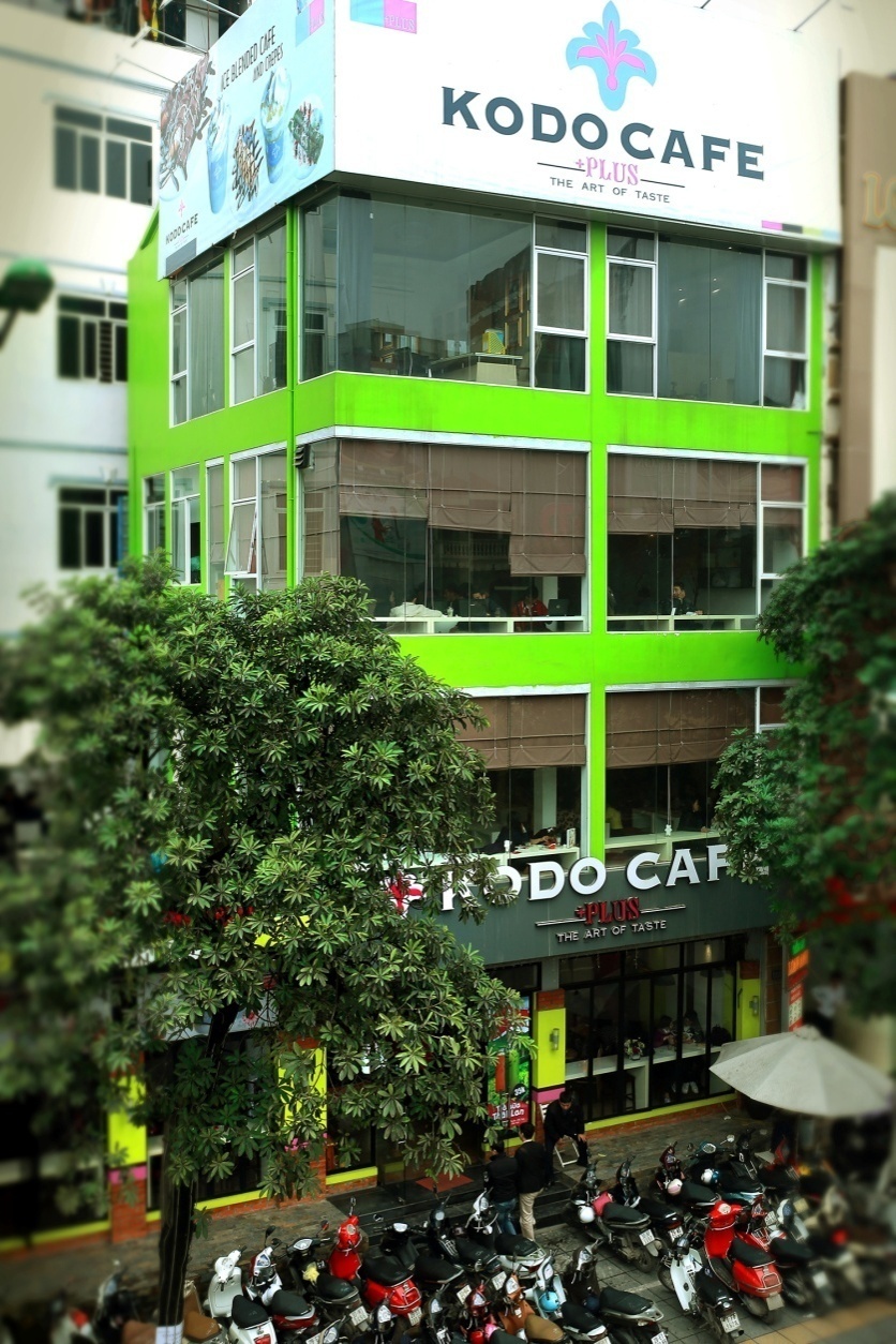 Độc giả vào đây (https://www.facebook.com/pages/KODO-CAFE-PLUS/411761025630226?fref=ts) để biết thêm thông tin chi tiết về chuỗi cửa hàng.