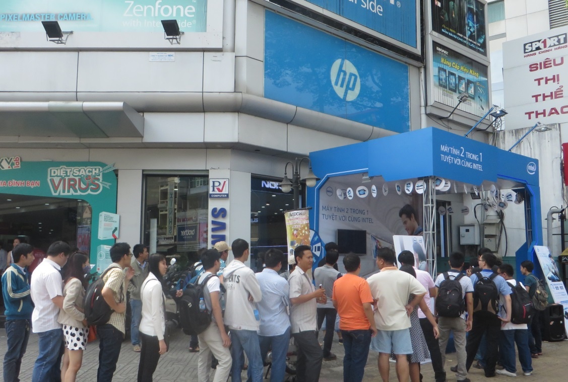 Không khí trải nghiệm công nghệ sôi động tại TP.HCM.