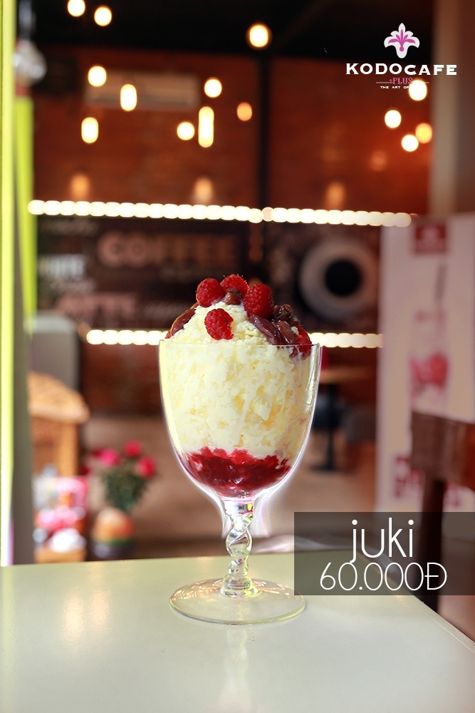 Juki có thành phần là kem nguyên chất và phúc bồn tử là một trong những món rất được yêu thích ở đây.
