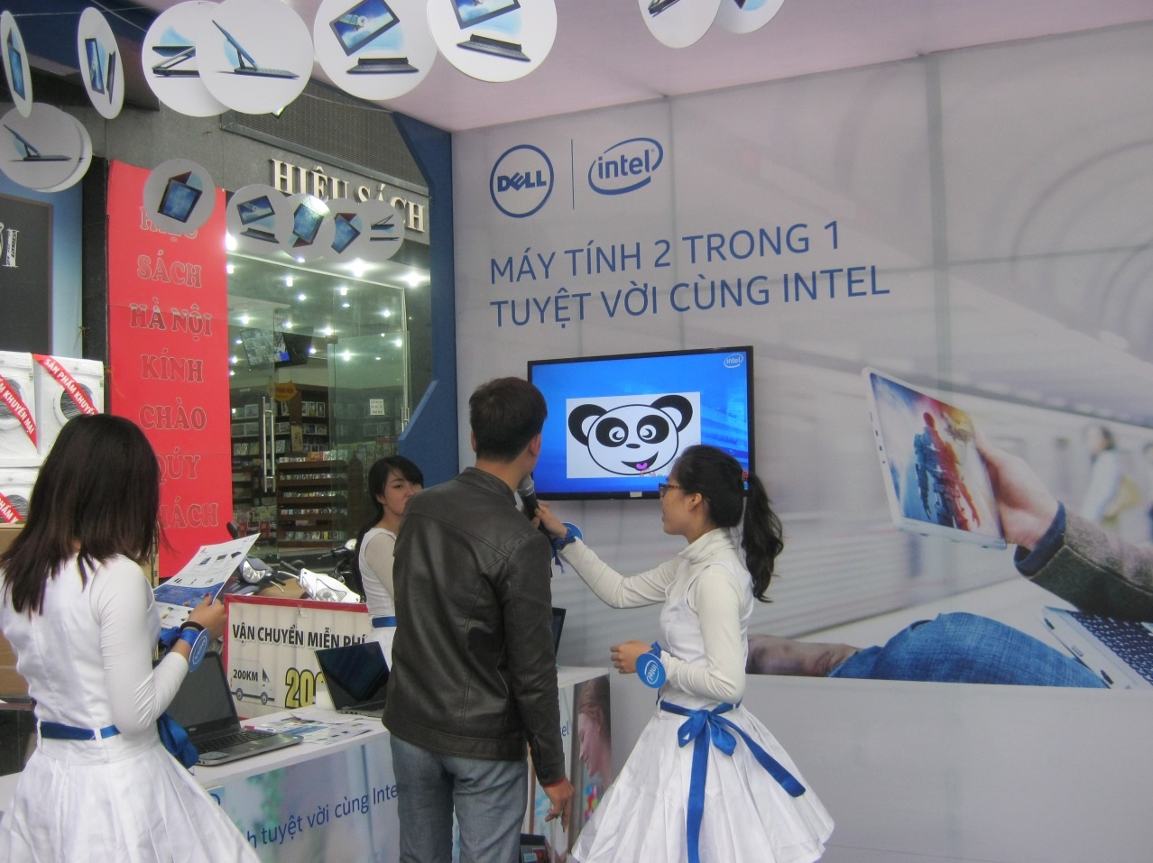 Gioi tre hao hung trai nghiem cong nghe cung Intel hinh anh