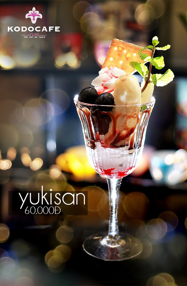 Kem yukisan mát lạnh được trang trí cùng bạc hà mướt mắt.