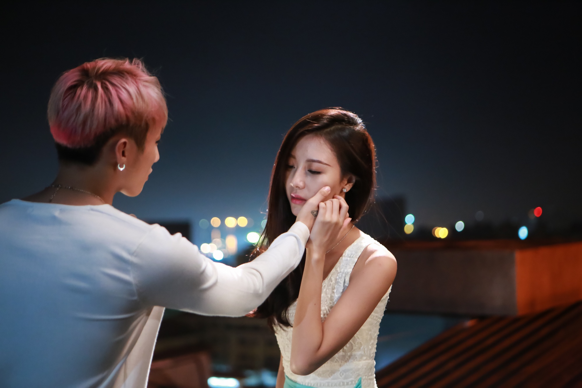 Sơn Tùng và Ngọc Châm trong MV Chắc ai đó sẽ về.