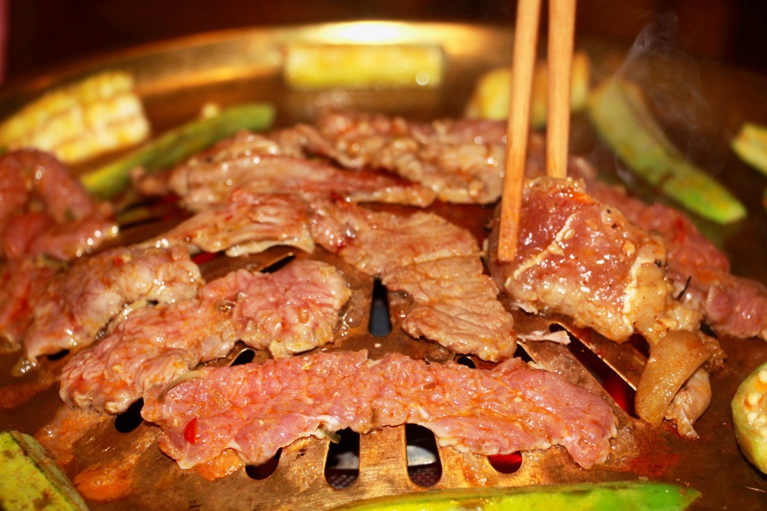 Dê nướng vỉ đồng.