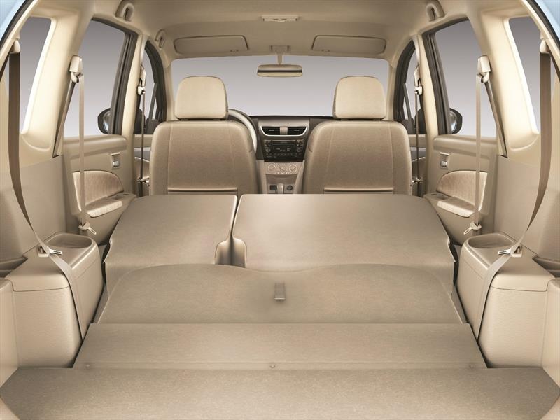 Kích thước khá nhỏ gọn nhưng không gian bên trong Suzuki Ertiga lại rất thoải mái, với gầm cao 185 mm và bán kính vòng quay tối thiểu 5,2 m, kết hợp với hệ thống treo trước kiểu McPherson. Đây là một lợi thế lớn của Suzuki Ertiga so với các dòng xe đối thủ. 