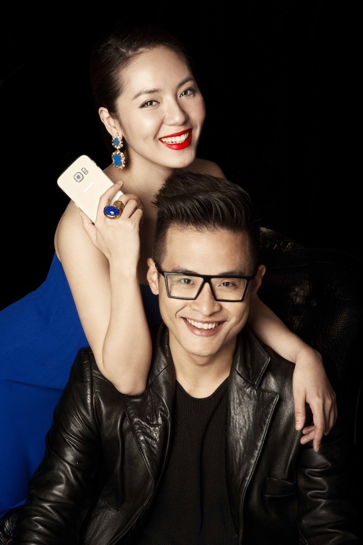 Vốn là tín đồ selfie, Phương Linh hào hứng khi biết Galaxy s6 có camera trước (5 MP), camera sau (16 MP) và khẩu độ F1.9, giúp thu được ánh sáng gấp đôi, chụp rất tốt trong môi trường thiếu sáng.