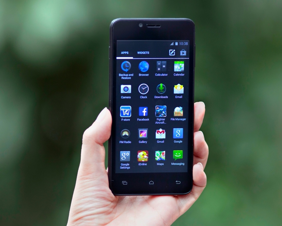 Anh thuc te cua smartphone FPT Life 4.5 Plus gia re hinh anh