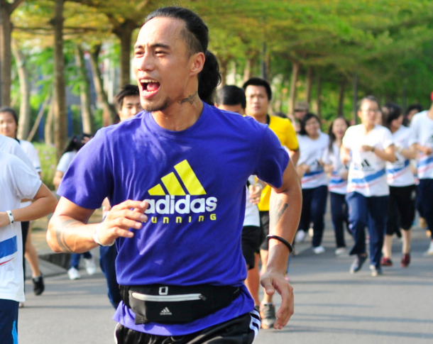 Ultra BOOST - doi giay hot trong gioi chay bo hinh anh