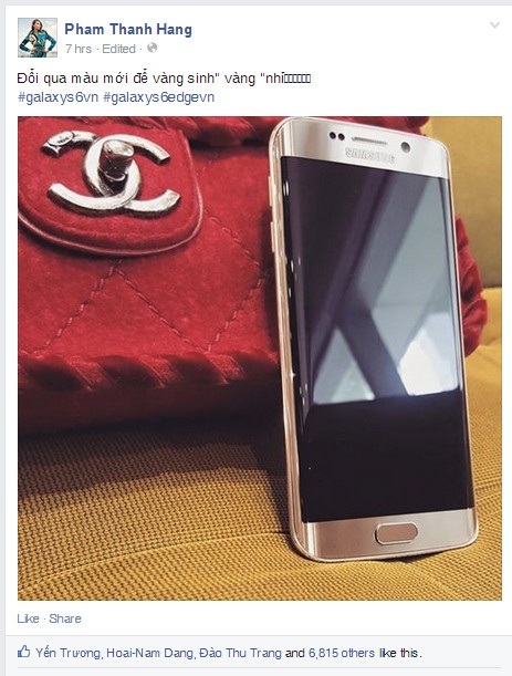 Siêu mẫu Thanh Hằng là một trong những chủ nhân đầu tiên của chiếc điện thoại này tại Việt Nam. Màu vàng ánh kim được cho là hợp mệnh với cô theo phong thủy.