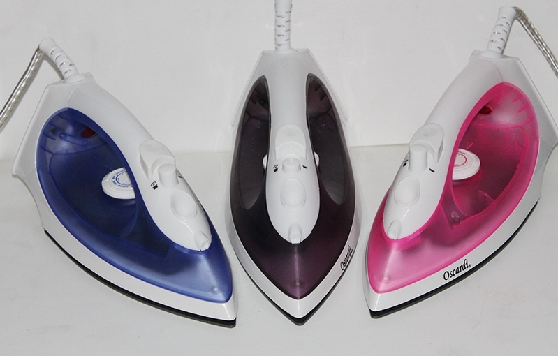 Ban la hoi nuoc Oscardi ui phang quan ao nhanh chong hinh anh