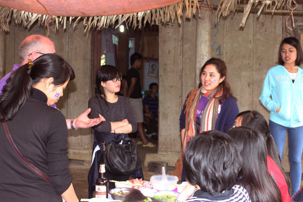 Ngoài ra, Bảo Trâm Idol cũng sẽ cùng các tình nguyện viên giao lưu, tham gia vào hoạt động sinh hoạt hàng ngày