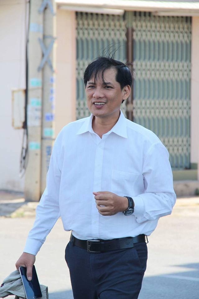 Ngoài việc giảng dạy, thầy Đông Khanh còn giới thiệu nhiều việc làm cho các học trò.