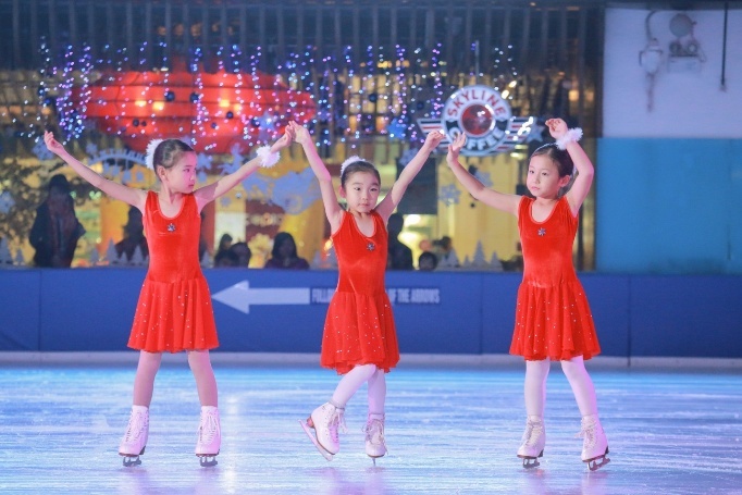 Lớp học trượt băng nuôi dưỡng đam mê nghệ thuật cho bé.