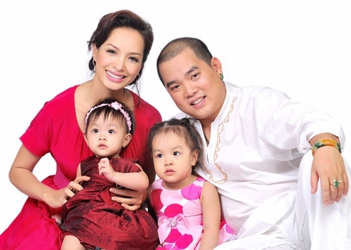 Gia đình hạnh phúc của Thúy Hạnh.