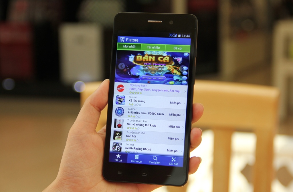 FPT Life 5 Plus có mặt tại nhiều cửa hàng trên toàn quốc với mức giá 2,39 triệu đồng (đã bao gồm VAT). Thông tin chi tiết về sản phẩm, độc giảxem tại đây. 