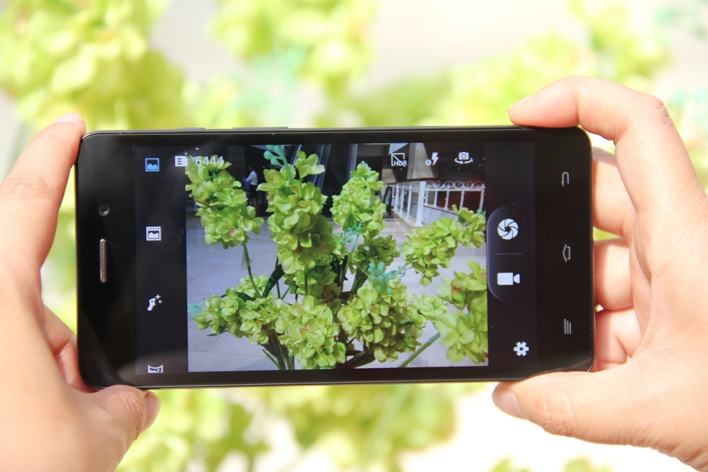 Hinh anh thuc te cua smartphone FPT Life 5 Plus hinh anh