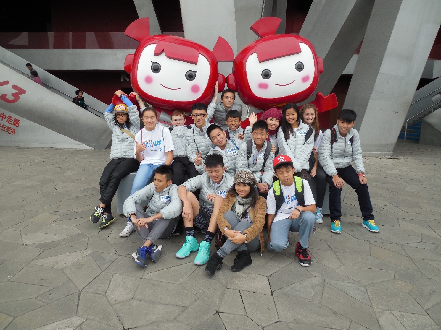 Chuyến đi trải nghiệm NBA tại Trung Quốc của các vận động viên nhí của Jr. NBA Việt Nam do Dutch Lady tài trợ vào năm 2014.