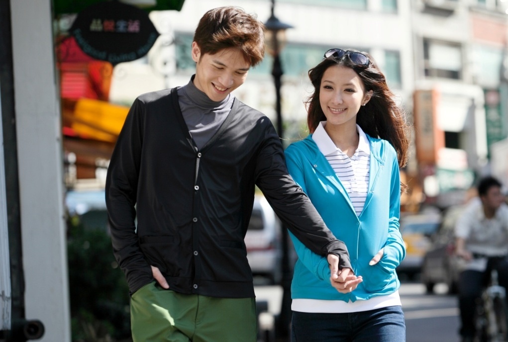 Thoi trang chong nang phong cach no ro vao mua he hinh anh