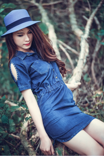 Trẻ trung, phóng khoáng với những đường cut-out cá tính và điểm nhấn eo giúp tôn vinh đường nét ngọt ngào của bạn.