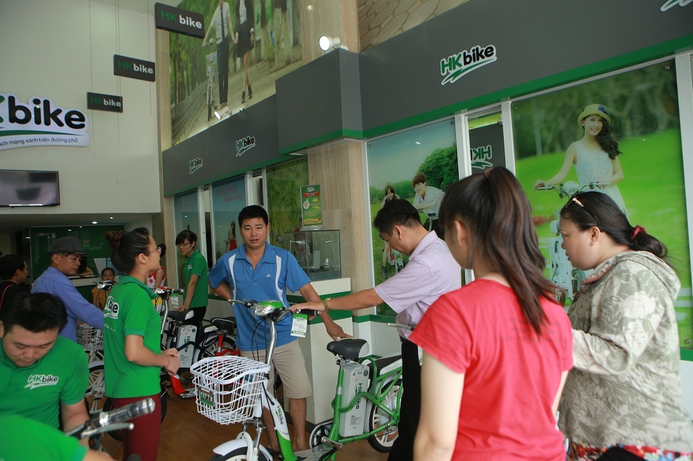 HKbike triển khai chương trình giảm giá Zinger Extra xuống 10,9 triệu đồng (so với giá gốc 12,5 triệu đồng), mang đến cơ hội sở hữu sản phẩm xe đạp điện chạy pin công nghệ cao cho nhiều người dùng.