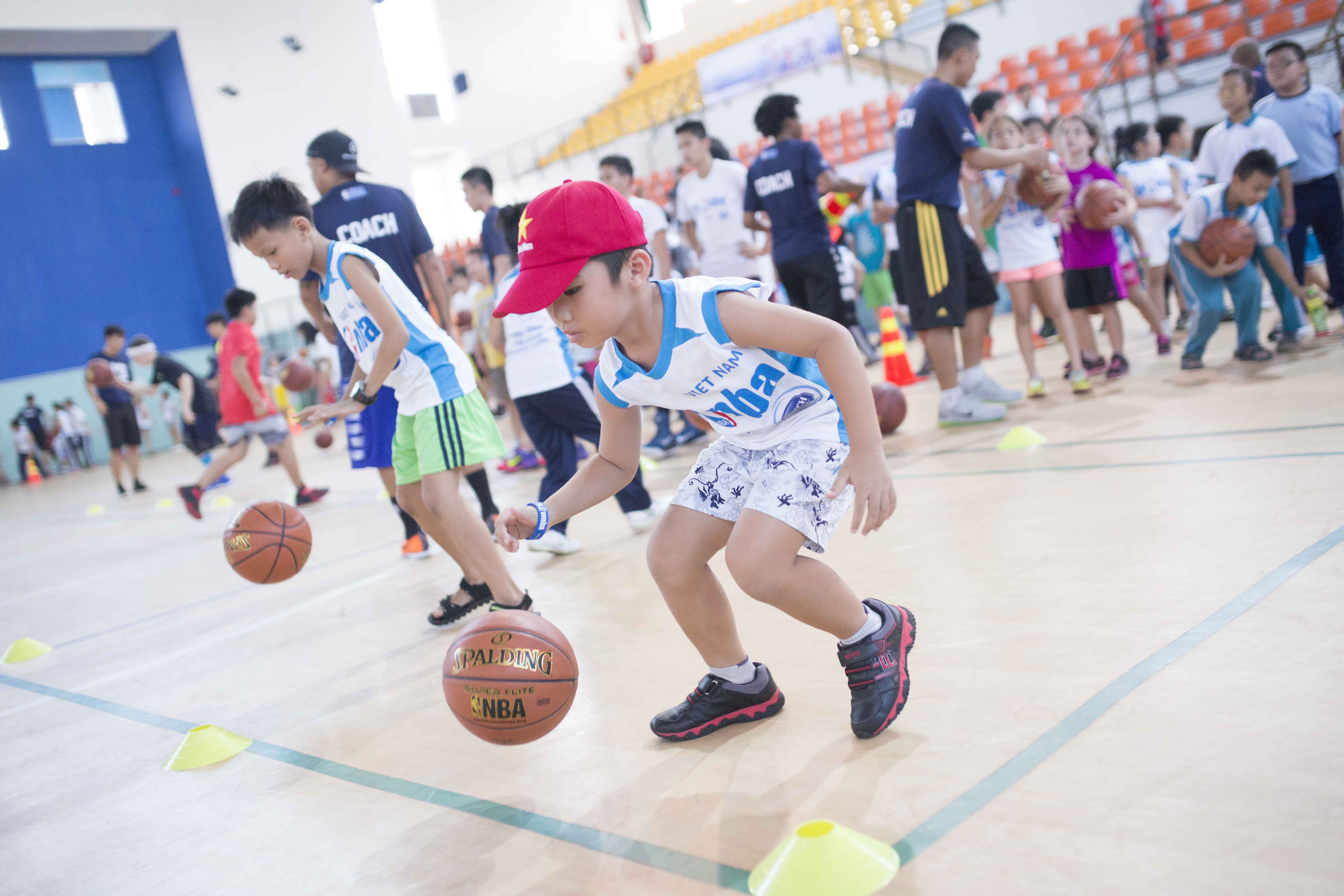 Jr. NBA 2015 thu hut 1.000 thanh thieu nien ngay khai mac hinh anh