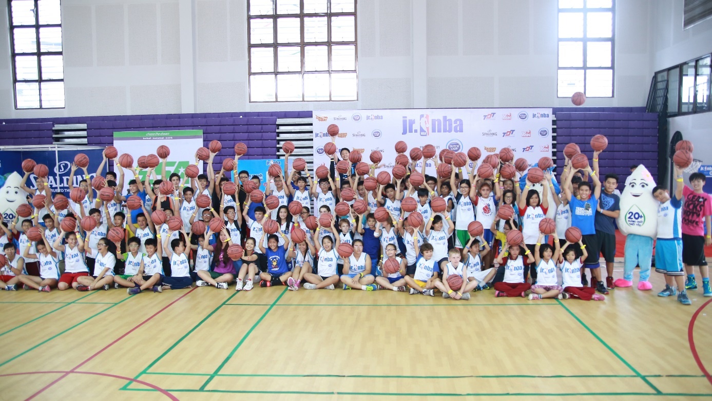 Sau thành công của chương trình 2014, Junior NBA năm nay tiếp tục thu hút thanh thiếu niên Việt Nam. 