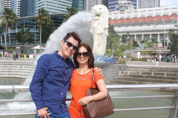 Anh Khang: 'Nguoi yeu ly tuong phai giong me toi 90%' hinh anh