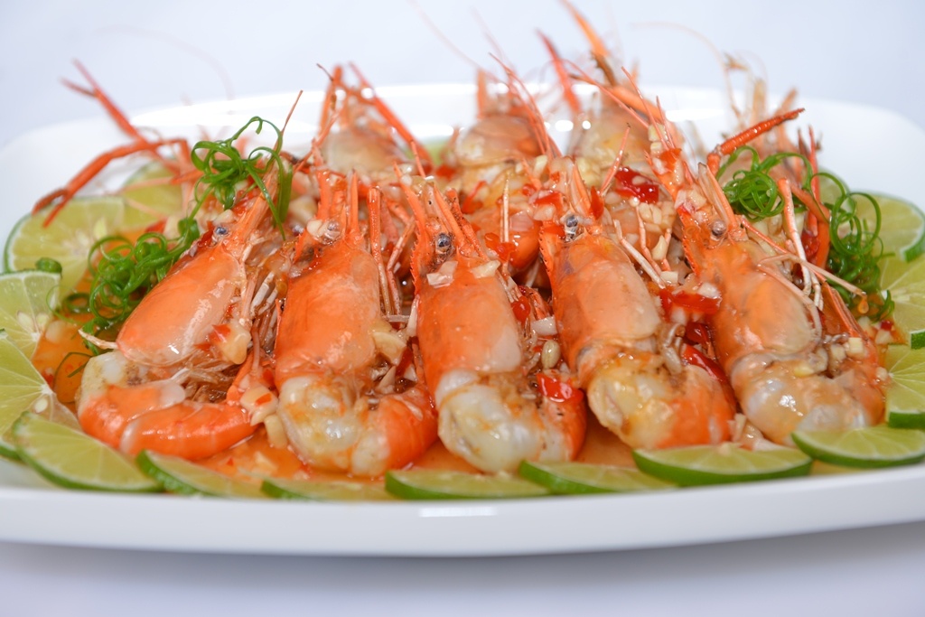 Bua tiec mua he dac sac tai Vuong Quoc Tom hinh anh