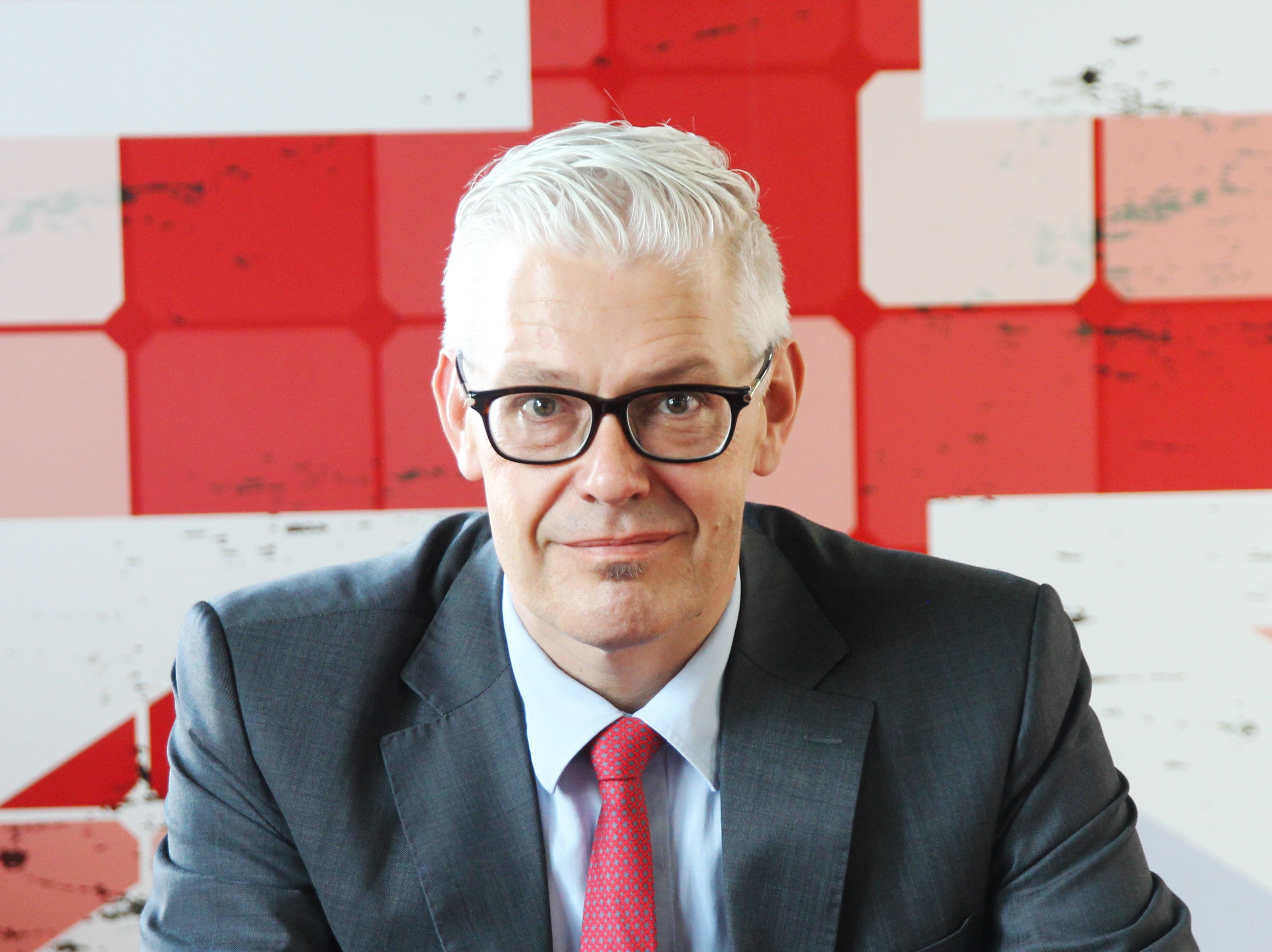 Thay giao nguoi Anh tam huyet voi sinh vien Viet Nam hinh anh