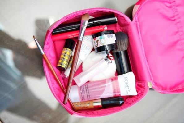 Yumi chọn sữa rửa mặt dạng gel cho mùa hè.