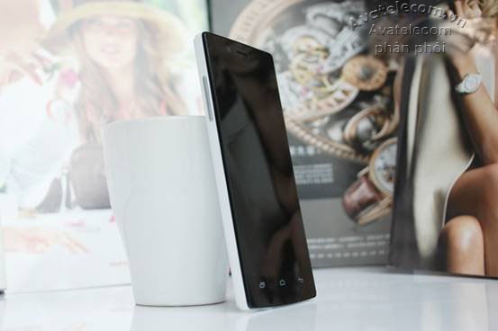 Avatelecom giảm giá mạnh smartphone Aveo X8. 