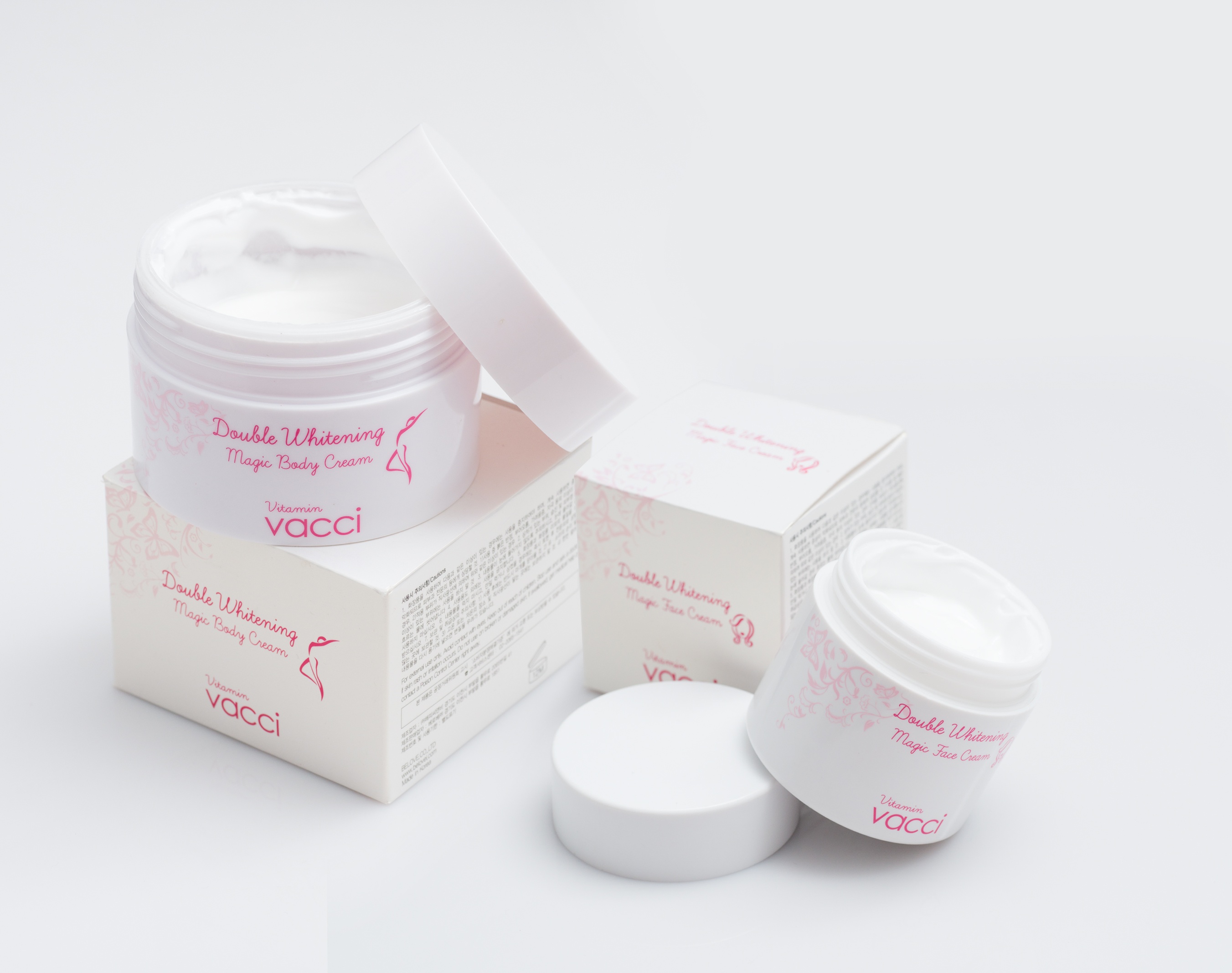 Kem trang điểm dưỡng da toàn thân đang trở thành bí kíp của nhiều bạn gái để tự tin đi dự tiệc với làn da mịn màng và trắng hồng. 