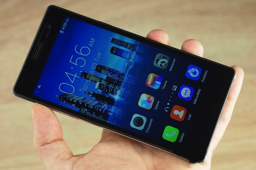 Chip lõi tám, RAM 2 GB hỗ trợ người dùng thực hiện mọi tác vụ.