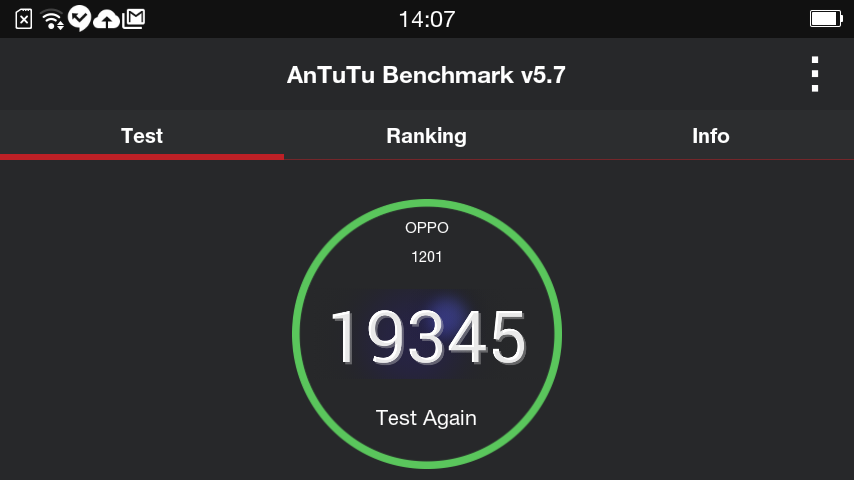 Máy đạt khoảng 19.000 điểm Antutu, tương đương với nhiều model tầm trung. 