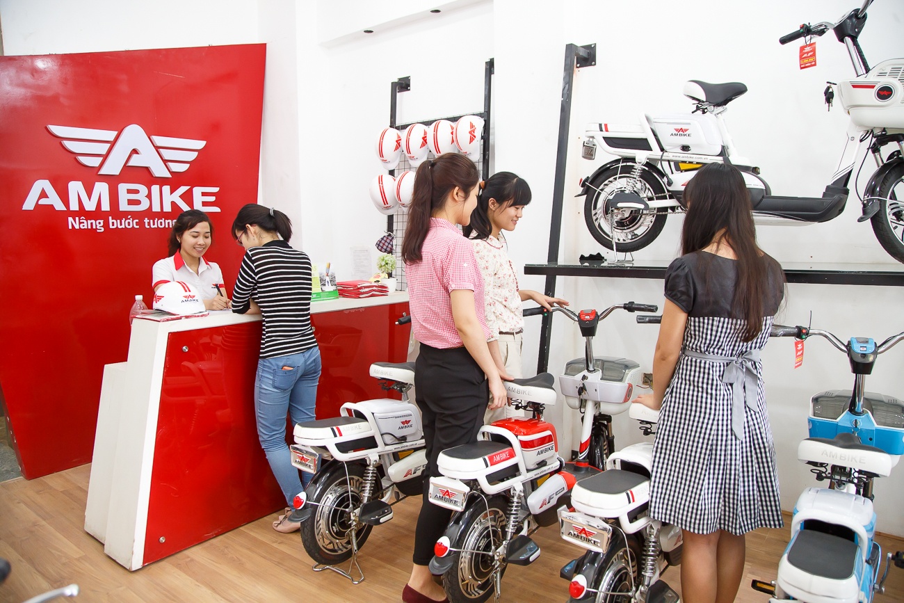Những khách hàng đầu tiên nhận được ưu đãi 2 triệu đồng từ Ambike..