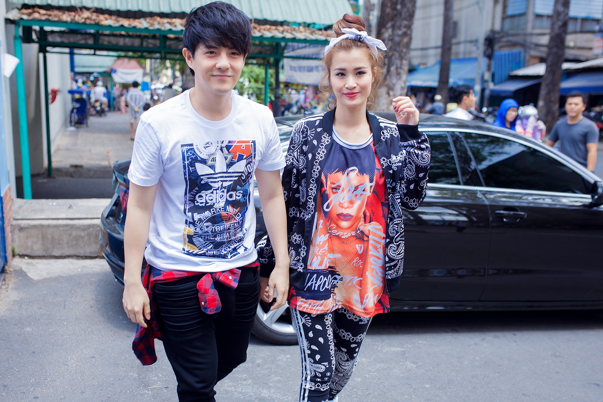 Ông Cao Thắng được bạn gái hộ tống đến cuộc đấu. Đông Nhi – Ông Cao Thắng hiện là cặp đôi hot của showbiz và được rất nhiều bạn trẻ yêu thích.