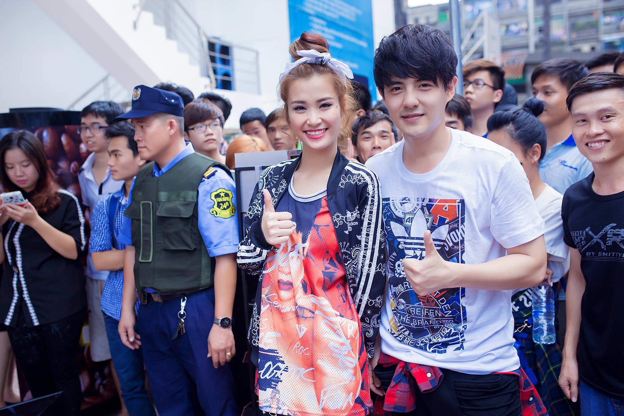 Quán quân The Remix 2014 luôn ân cần chăm sóc bạn trai. 