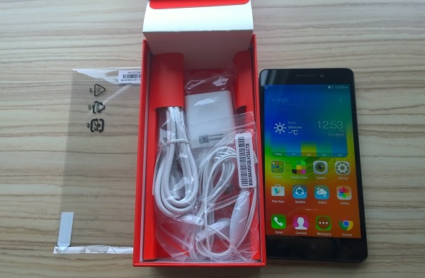 Hình ảnh đầy đủ bộ sản phẩm Lenovo A7000 tại Việt Nam.