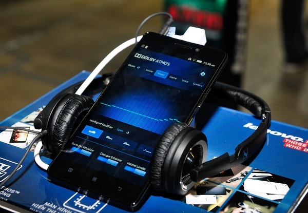 Lenovo A7000 - smartphone danh cho gioi tre da ve Viet Nam hinh anh