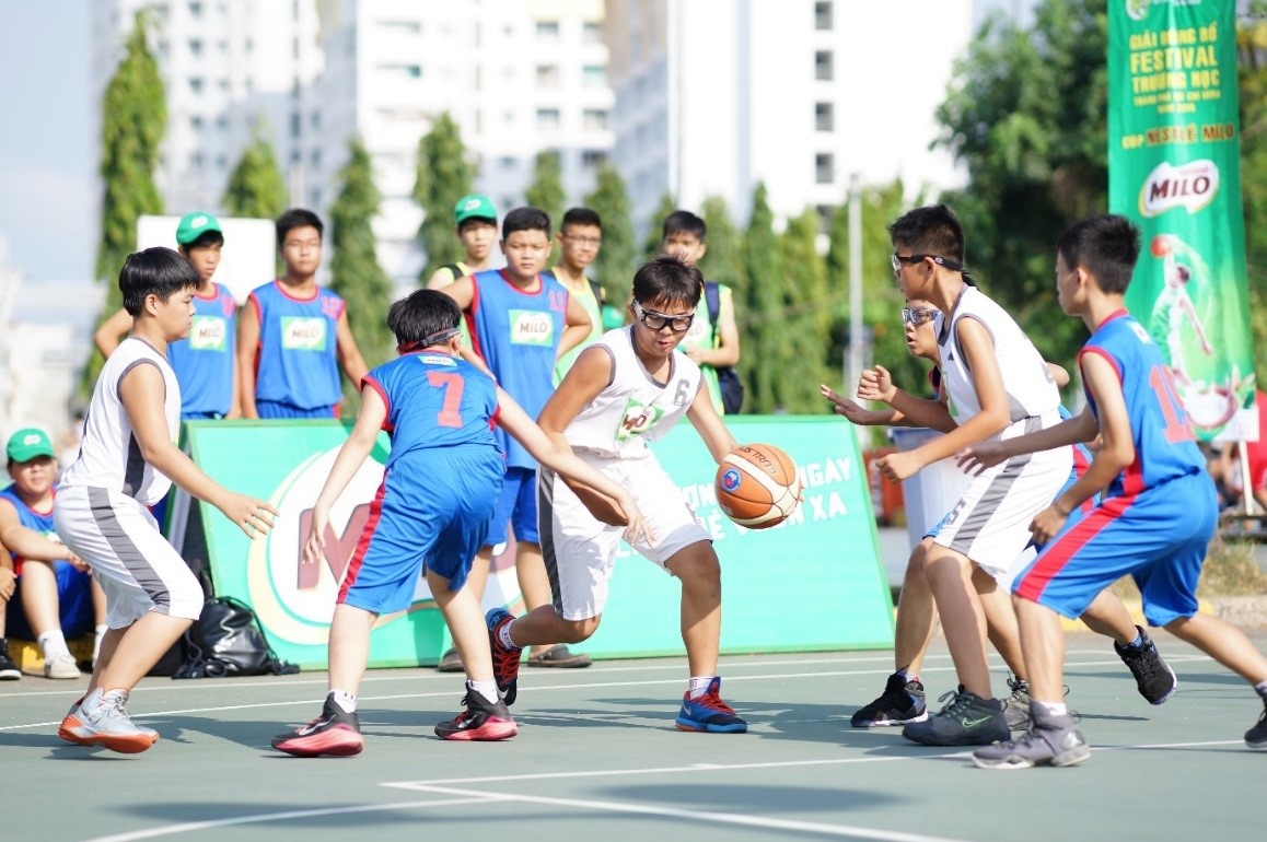 Khai mac giai bong ro cup Milo 2015 tai TP HCM hinh anh