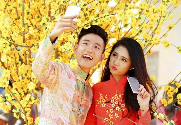 Lenovo S90: Smartphone hap dan gia duoi 6 trieu dong hinh anh