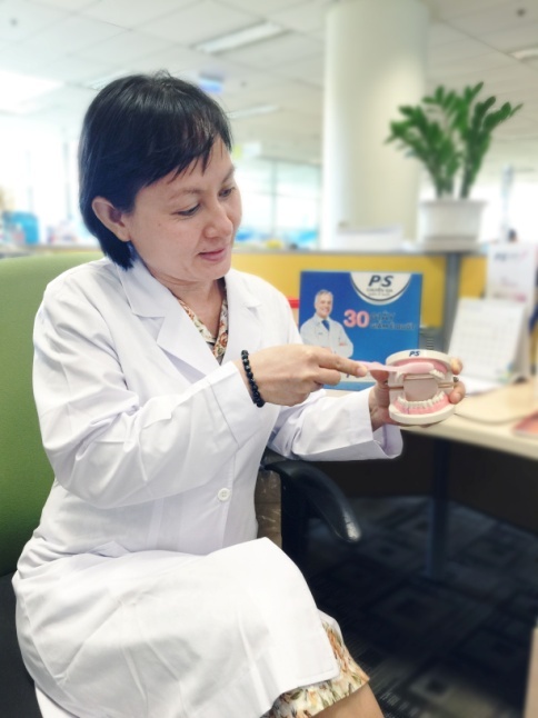 Bác sĩ Nguyễn Lang Thanh đã đồng hành cùng chương trình “Bảo vệ nụ cười Việt Nam” qua một chặng đường dài.