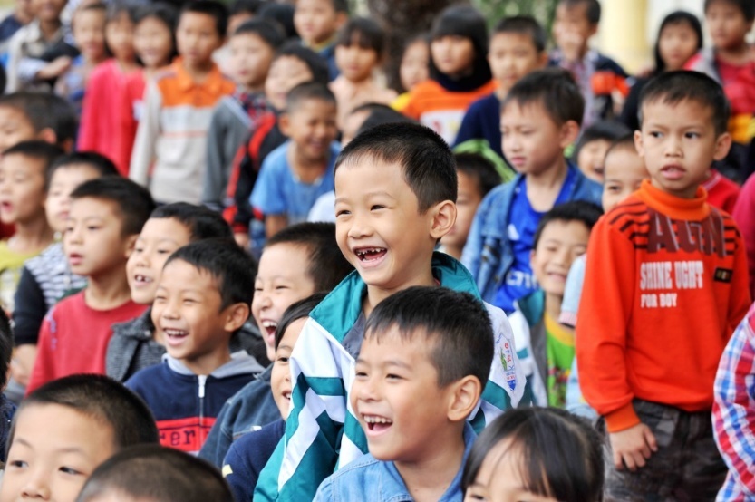 Tạo lập thói quen chải răng sáng tối ở trẻ em cần sự nỗ lực từ gia đình, nhà trường và các tổ chức xã hội.