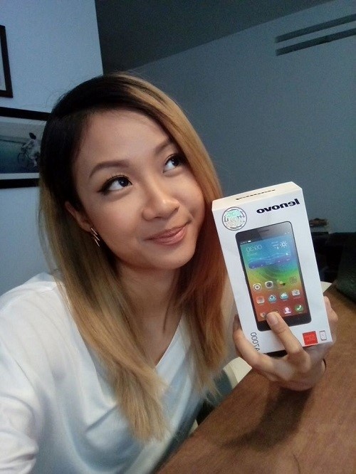 Suboi hứng thú review Lenovo A7000.