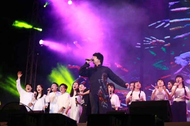 Nho Trinh: Dem nhac da dang sac mau nhac Trinh hinh anh
