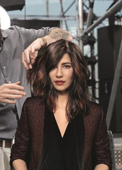 Shag được các nhà tạo mẫu sáng tạo với những lớp tóc layer khác nhau.