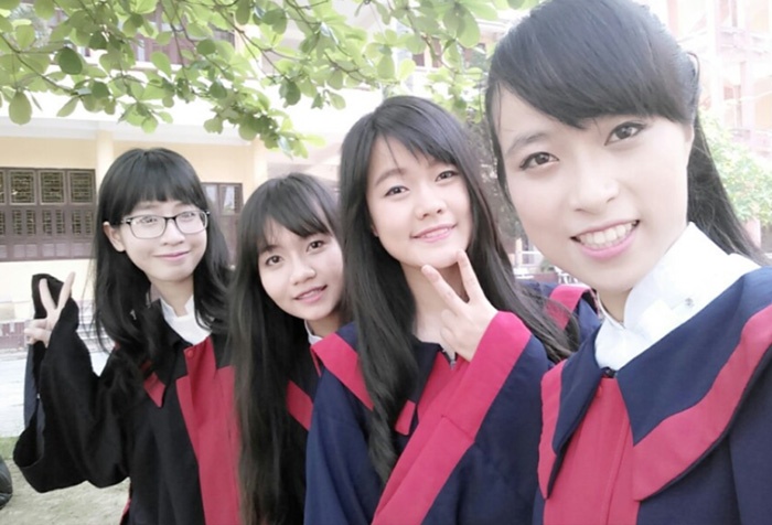 Gioi tre ro trao luu khoe toc dai muot hinh anh