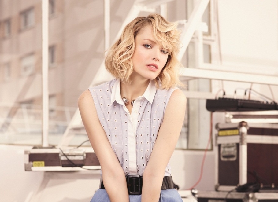 Shag - xu huong toc roi len ngoi trong mua he hinh anh