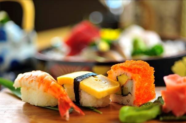 Thuong thuc buffet Nhat Ban voi 100 mon an tinh hoa hinh anh