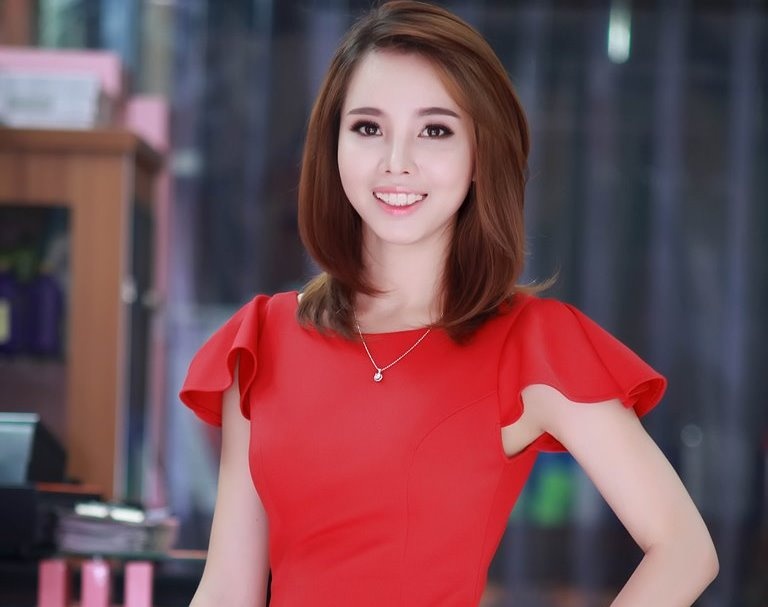 Tu co be ban ve so thanh giam doc thuong hieu lam dep hinh anh