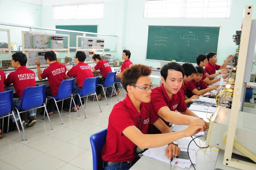 Cao dang nghe: Kien thuc di lien voi thuc hanh ky nang hinh anh